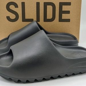 Yeezy slide black
